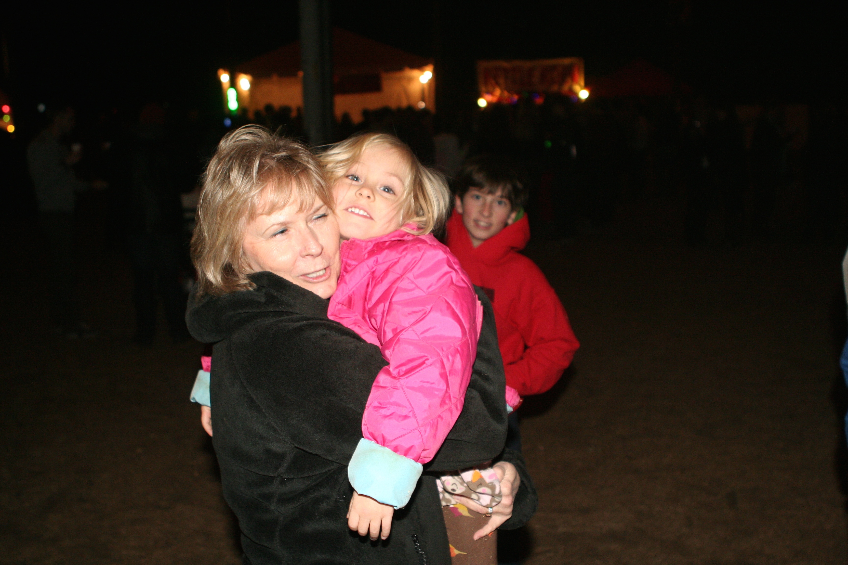 2012-12-22-Trail-of-Lights-08-Janeen-Sydney-Dax.jpg